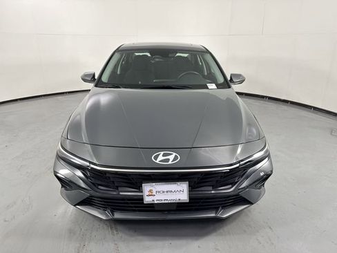 Used 2025 Hyundai Elantra SEL FWD image 26