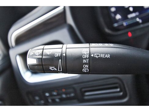 Used 2022 Chevrolet Suburban LT w/ Luxury Package image 21