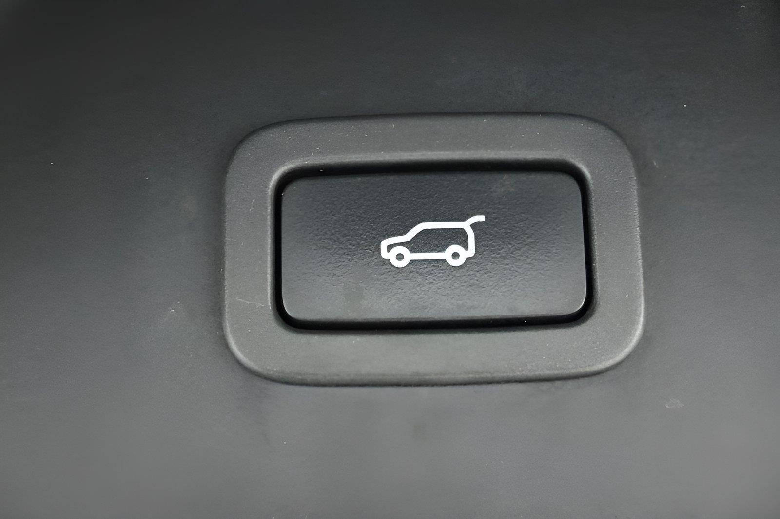 Used 2018 Land Rover Range Rover Supercharged AWD/4WD image 16