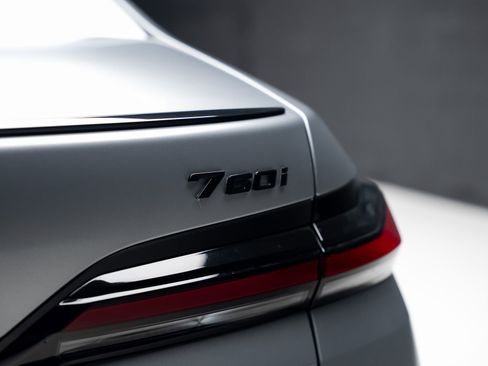 Used 2023 BMW 760i xDrive w/ Executive Package image 32