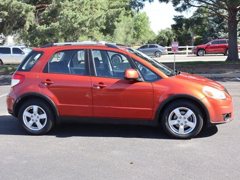 Used 2010 Suzuki SX4 Touring AWD/4WD image 3