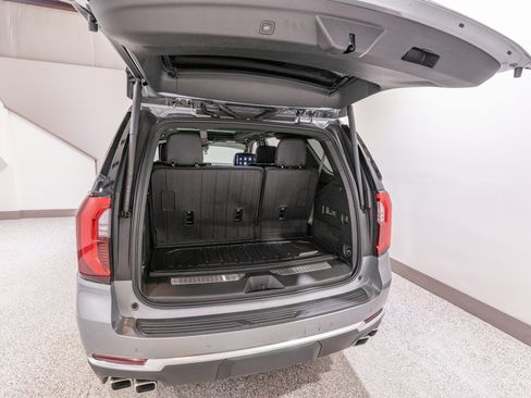 Used 2025 GMC Yukon Denali w/ Denali Reserve Package RWD image 37