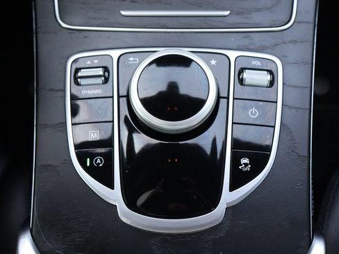 Used 2019 Mercedes-Benz GLC 300 4MATIC w/ Premium Package image 38