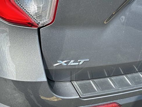 Used 2023 Ford Explorer XLT AWD/4WD image 16