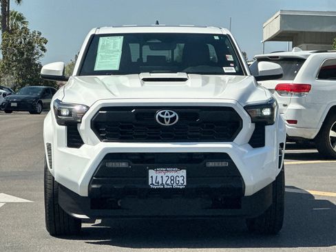 Used 2025 Toyota Tacoma TRD Sport w/ TRD Sport Upgrade Package AWD/4WD image 7