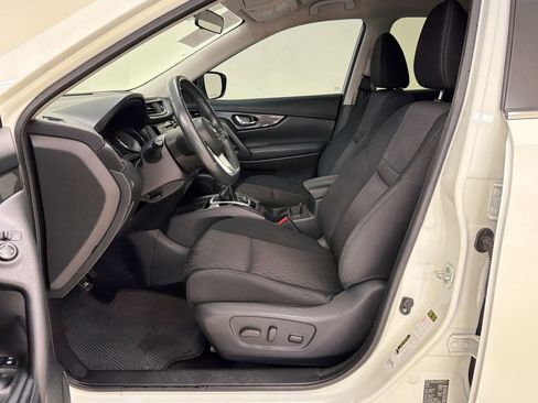 Used 2018 Nissan Rogue SV FWD image 5