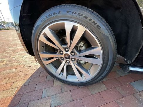 Used 2020 Ford Expedition Platinum image 10