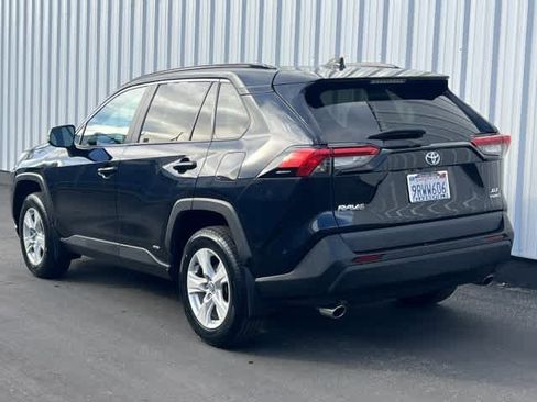Used 2021 Toyota RAV4 XLE image 4