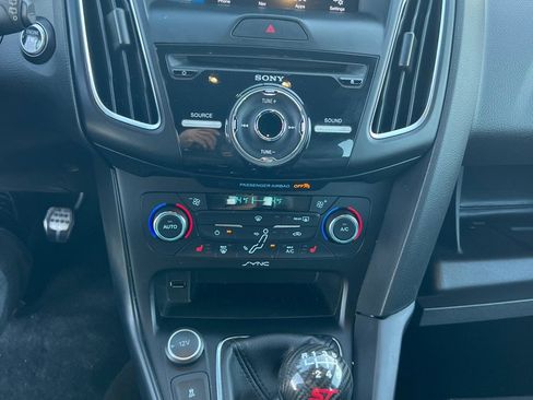 Used 2017 Ford Focus ST w/ Equipment Group 402A image 32