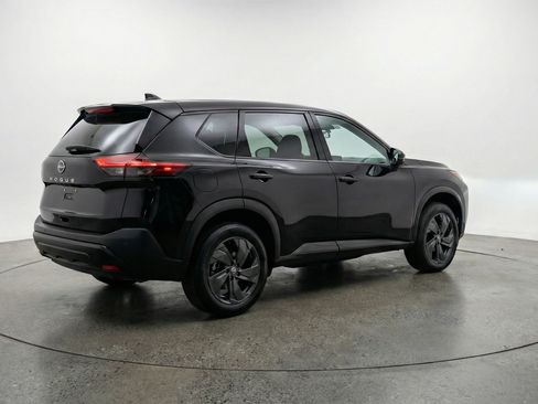 Used 2025 Nissan Rogue SV AWD/4WD image 9