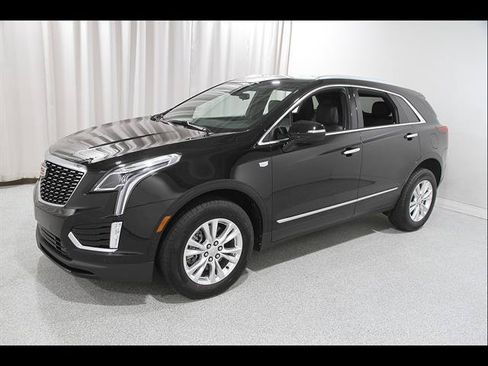 Certified 2025 Cadillac XT5 Luxury w/ LPO, Floor Liner Package AWD/4WD image 3