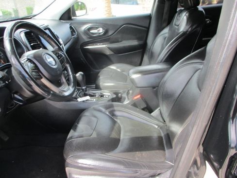 Used 2019 Jeep Cherokee Limited image 14