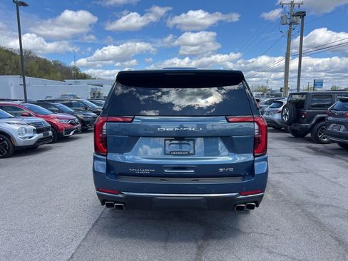 Used 2025 GMC Yukon Denali Ultimate AWD/4WD image 4