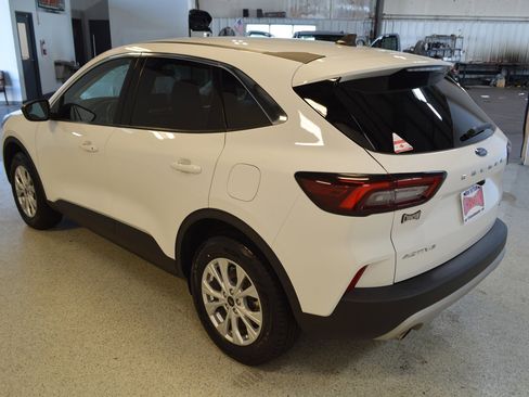Used 2024 Ford Escape Active image 5