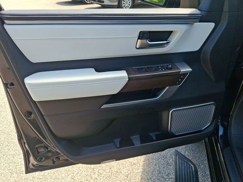 Used 2024 Toyota Tundra Capstone AWD/4WD image 12