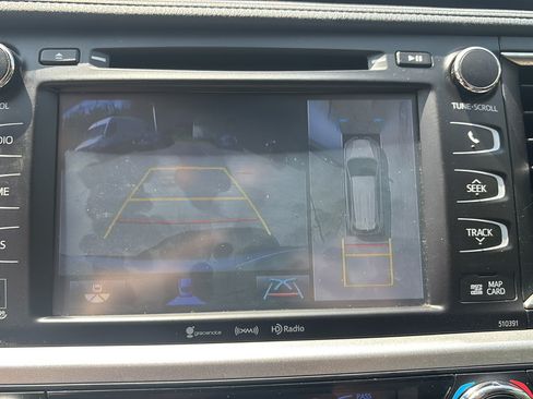 Used 2019 Toyota Highlander Limited Platinum AWD/4WD image 15