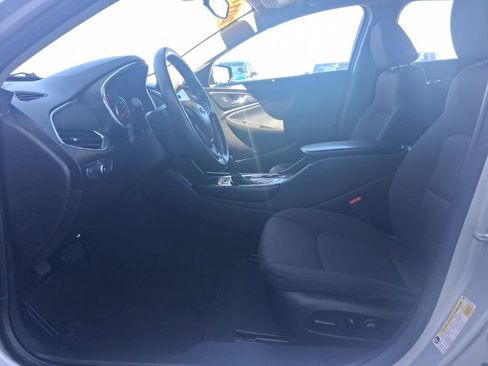 Used 2017 Chevrolet Malibu LT image 13