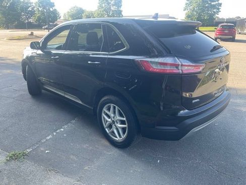 Used 2023 Ford Edge SEL w/ Convenience Package AWD/4WD image 3
