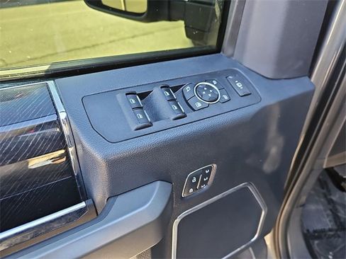Used 2022 Ford F350 Platinum w/ FX4 Off-Road Package image 22