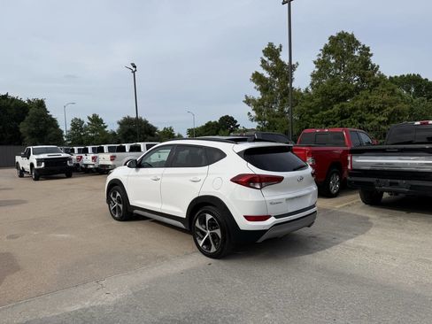 Used 2018 Hyundai Tucson Value FWD image 4
