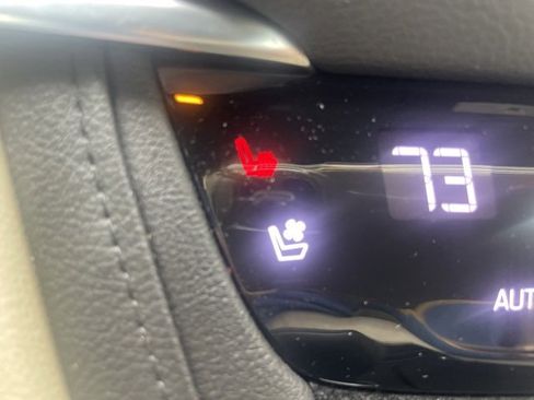 Used 2017 Cadillac XT5 Premium Luxury w/ Driver Assist Package image 28