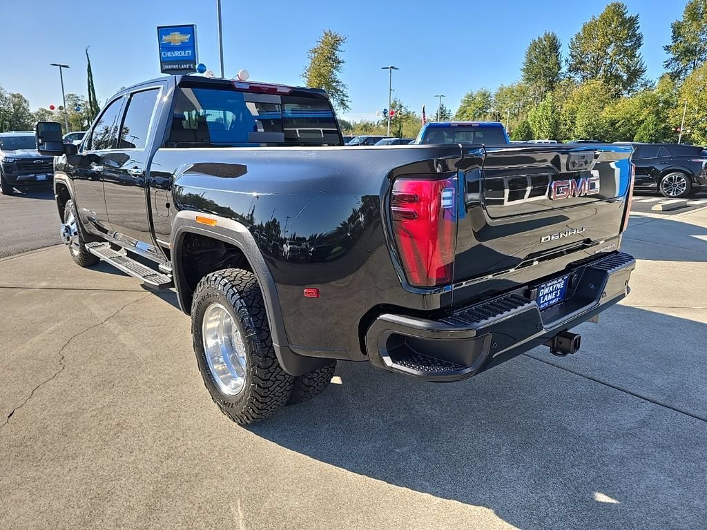 Used 2025 GMC Sierra 3500 Denali AWD/4WD image 3