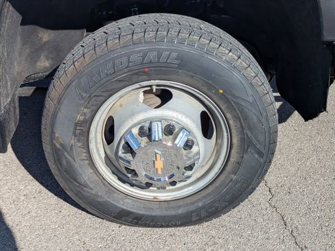 Used 2024 Chevrolet Silverado 3500 LT image 29