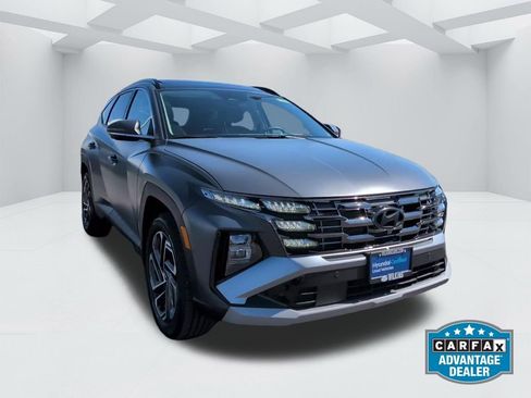 Certified 2025 Hyundai Tucson Limited AWD/4WD image 3
