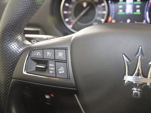 Used 2022 Maserati Levante Modena image 32