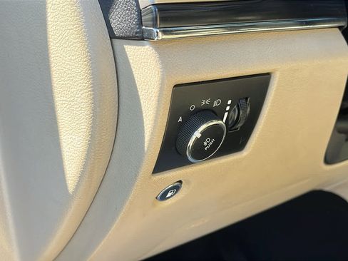Used 2020 Jeep Grand Cherokee Limited w/ Premium Lighting Group AWD/4WD image 25