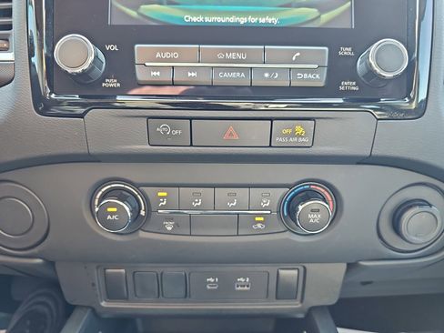 Used 2024 Nissan Frontier SV RWD image 24