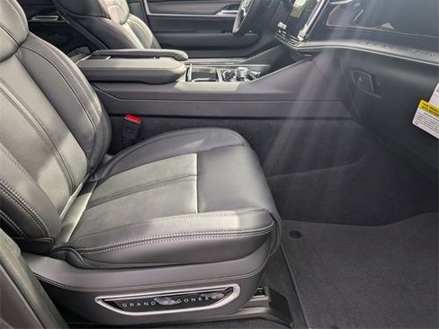 New 2026 Jeep Grand Wagoneer L Summit image 33