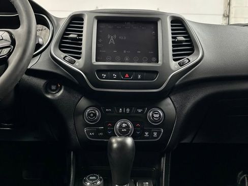 Used 2023 Jeep Cherokee Altitude Lux AWD/4WD image 24