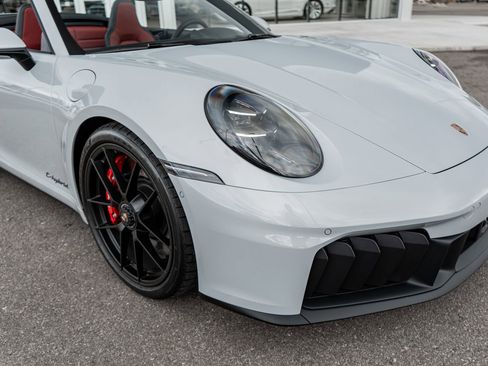Used 2025 Porsche 911 Carrera GTS image 18