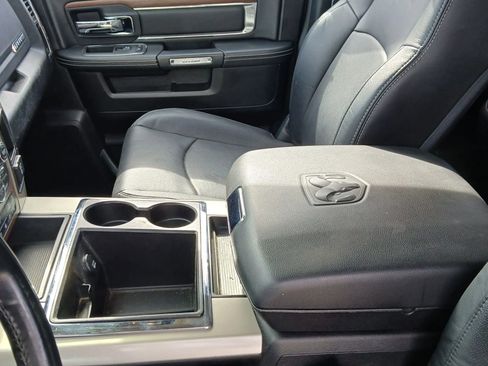 Used 2014 RAM 1500 Laramie w/ Convenience Group image 16
