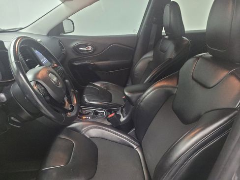 Used 2021 Jeep Cherokee Latitude Plus image 18