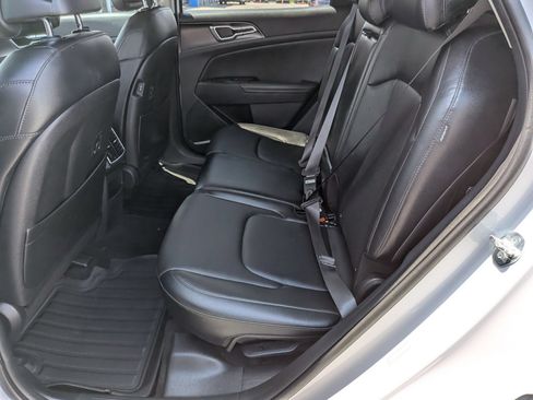 Used 2024 Kia Sportage EX FWD image 30