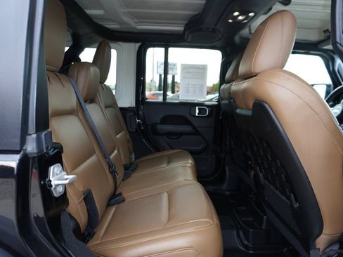 Used 2020 Jeep Wrangler Unlimited Rubicon w/ Cold Weather Group AWD/4WD image 28