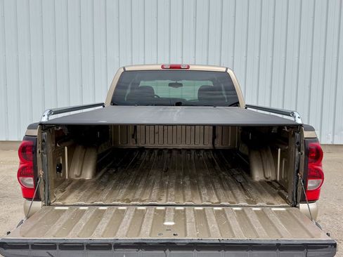 Used 2004 Chevrolet Silverado 1500 LS w/ Light Duty Power Package image 16