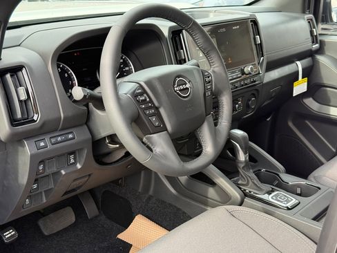 New 2026 Nissan Frontier SV w/ SV Convenience Package image 3