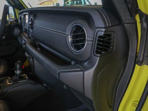 Used 2023 Jeep Wrangler Sahara image 36