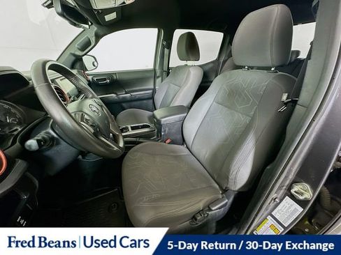 Used 2016 Toyota Tacoma TRD Sport w/ Towing Package image 22