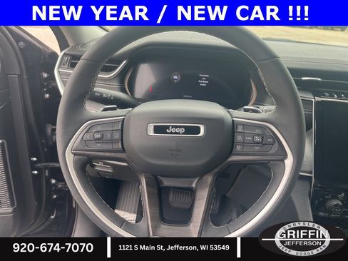 Used 2023 Jeep Grand Cherokee L Limited w/ Trailer Tow Group (B) image 12