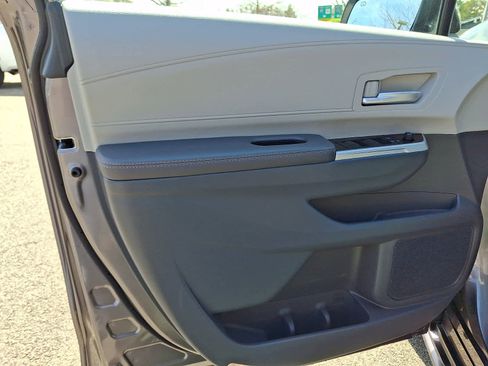 Certified 2023 Toyota Sienna XLE AWD/4WD image 15