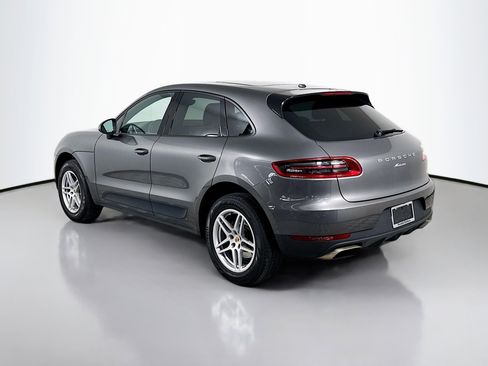 Certified 2018 Porsche Macan image 3