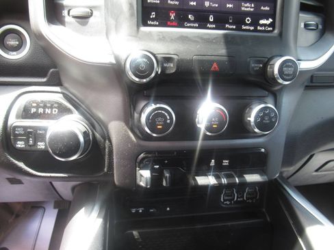 Used 2019 RAM 1500 Big Horn AWD/4WD image 21