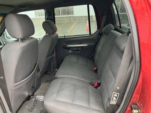 Used 2002 Ford Explorer Sport Trac 4x4 image 8