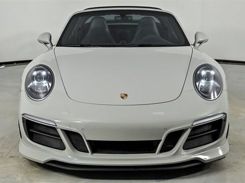 Used 2019 Porsche 911 Targa 4 GTS AWD/4WD image 4