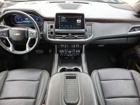 Used 2024 Chevrolet Suburban Premier image 25