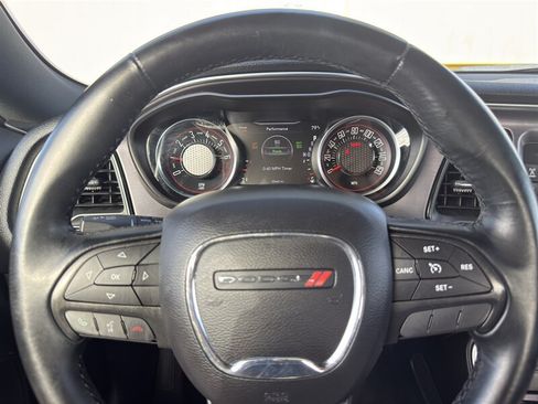 Used 2017 Dodge Challenger SXT RWD image 21